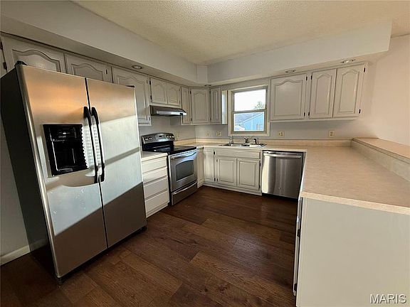 5th image of 2407 Oak Ln