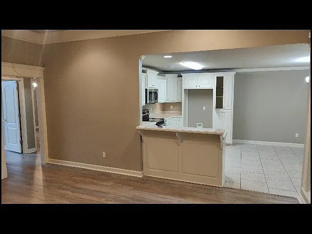 3 bed, 2.0 bath, 1670 sqft, $1,895 — Photo 3