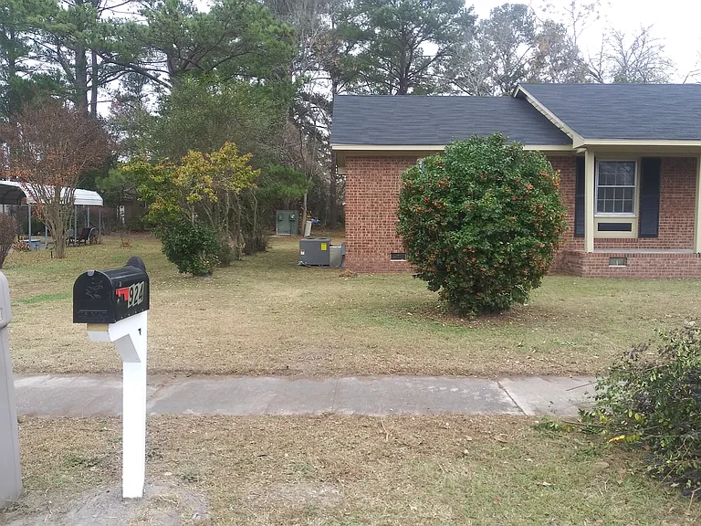 924 Spruce St — Photo 15