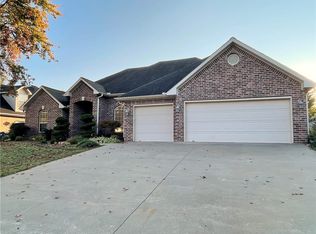 511 SE Eaton St, Bentonville, AR 72712