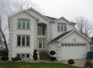 8515 Meade Ave, Burbank, IL