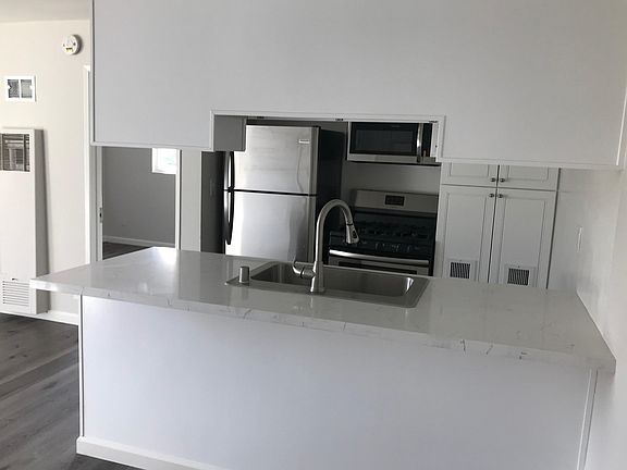 4th image of 6050 Coldwater Canyon Ave #8