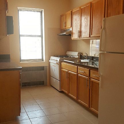 5th image of 9161 193rd St APT 3B