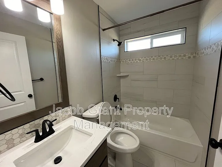 5694 Eaglewood Dr — Photo 7