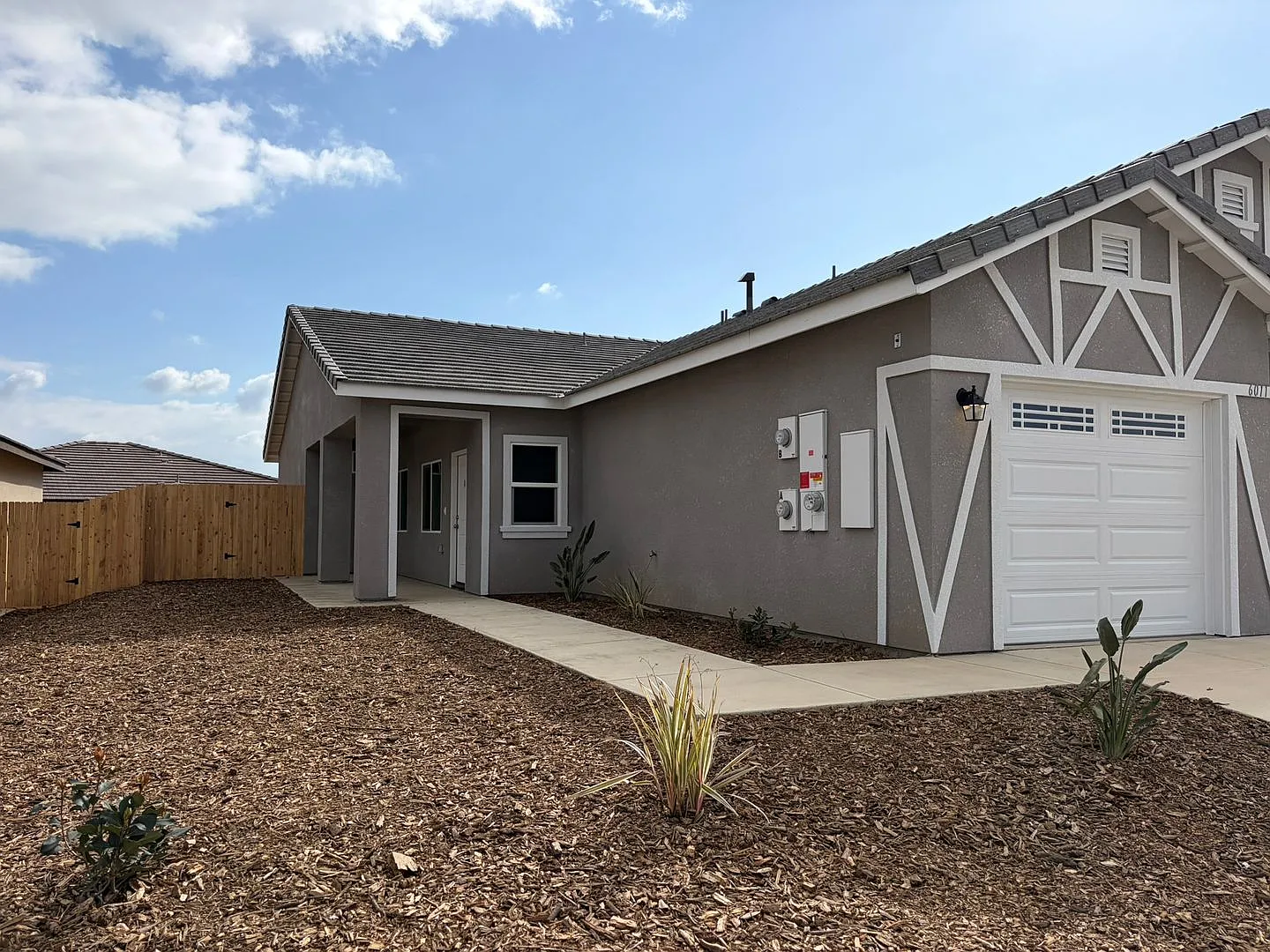 Cougar Trail 6011 — Photo 1