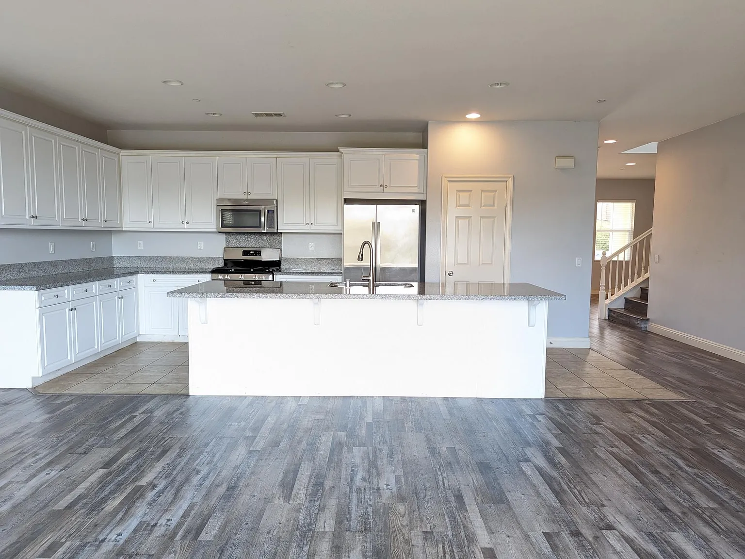5 bed, 2778 sqft, $5,000 — Photo 2