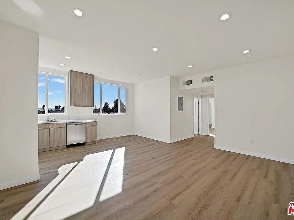 1st image of 8827 Van Nuys Blvd #204