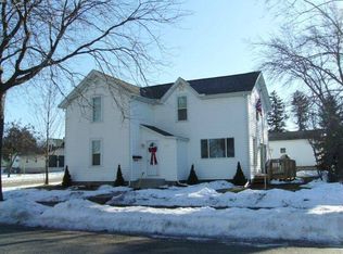 330 E Pleasant St, Portage, WI 53901