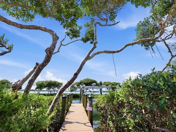 3606 Fair Oaks Pl, Longboat Key, FL 34228