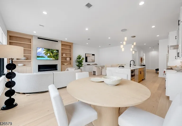 27 Feldman Ct — Photo 7