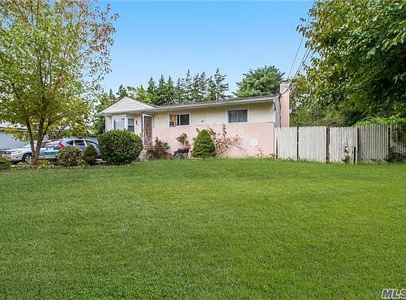 3rd image of 53 Laurel Dr