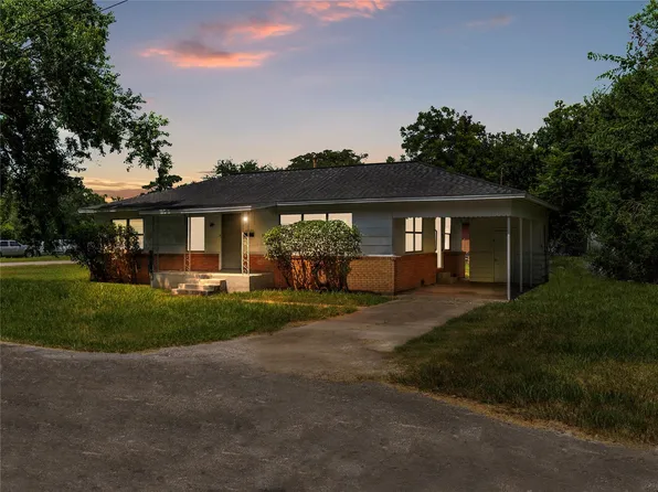 2616 Elm Ave, Bay City, TX 77414