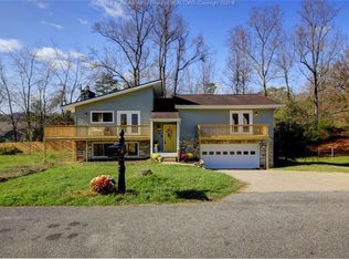 8 Mark Dr, Elkview, WV 25071