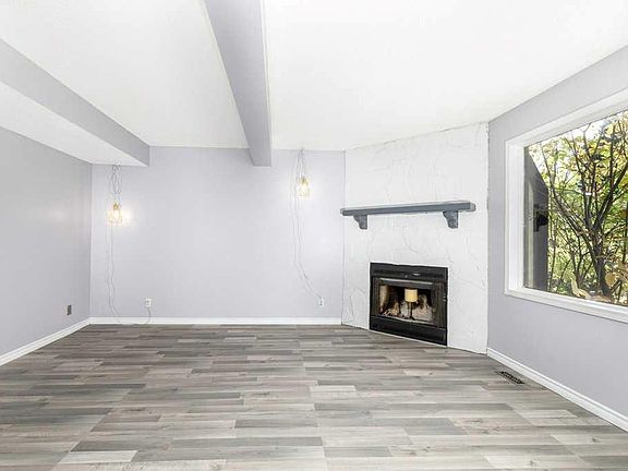 4th image of 16C S Manning St