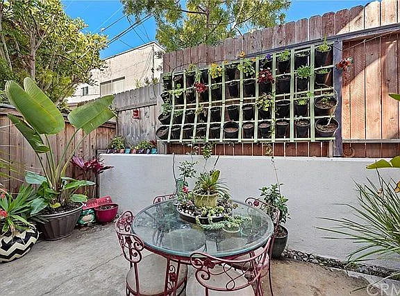 240 W Mariposa #A — Photo 10