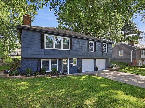 3rd image of 10014 Moody Park Dr