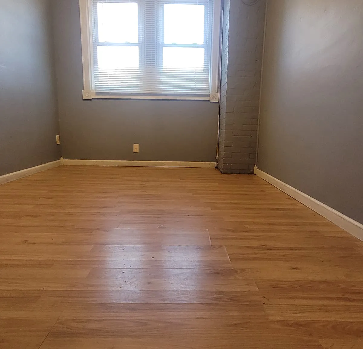 412 E Yund St - 1 — Photo 3