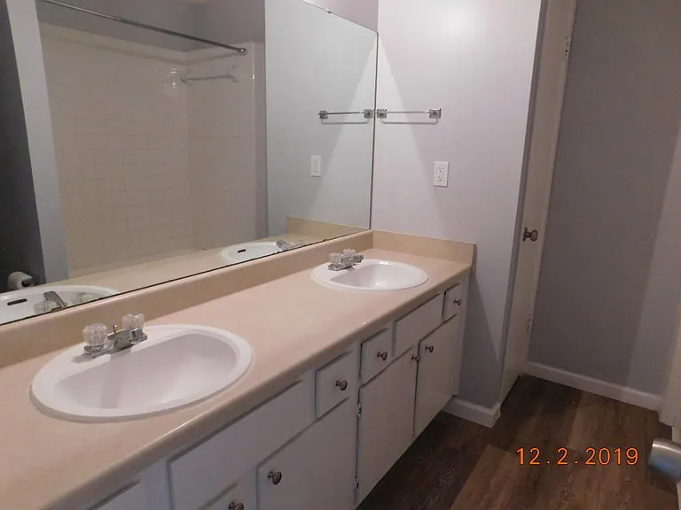 910 N 7th St #B — Photo 12