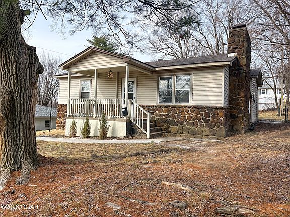 3rd image of 414 E Glenview Pl