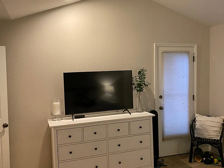 826 E Riverpark Ln — Photo 5
