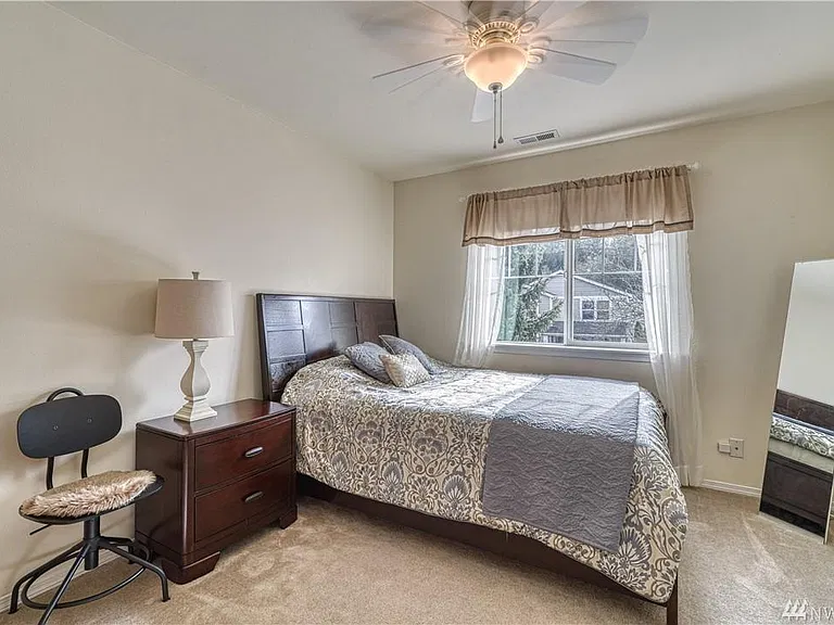 1180 Hudson St — Photo 12