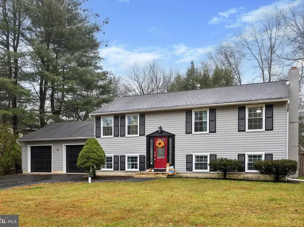 65 Maine Trl, Medford, NJ 08055