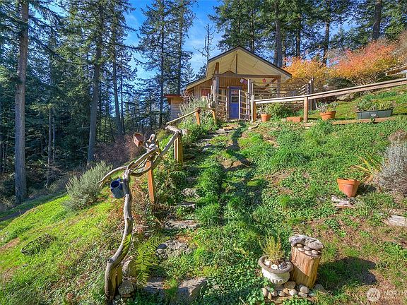 4th image of 276 Elderberry Lane