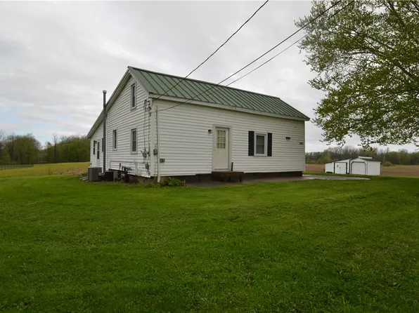 5267 Ontario Center Rd, Walworth, NY 14568