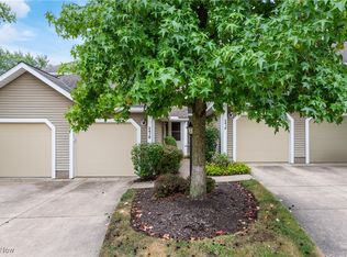 2418 Wrens Dr S, Stow, OH 44224