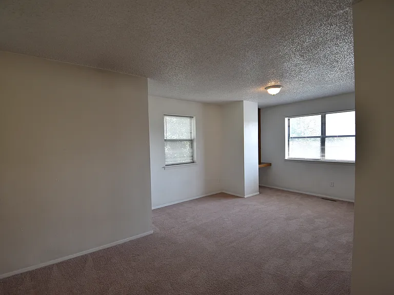 2927 Broadway St #2 — Photo 33
