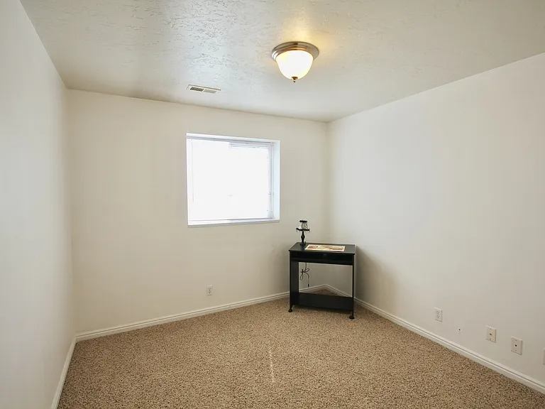 343 W 300 N #5 — Photo 13