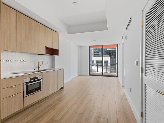 5th image of 90 NE 32nd St #506