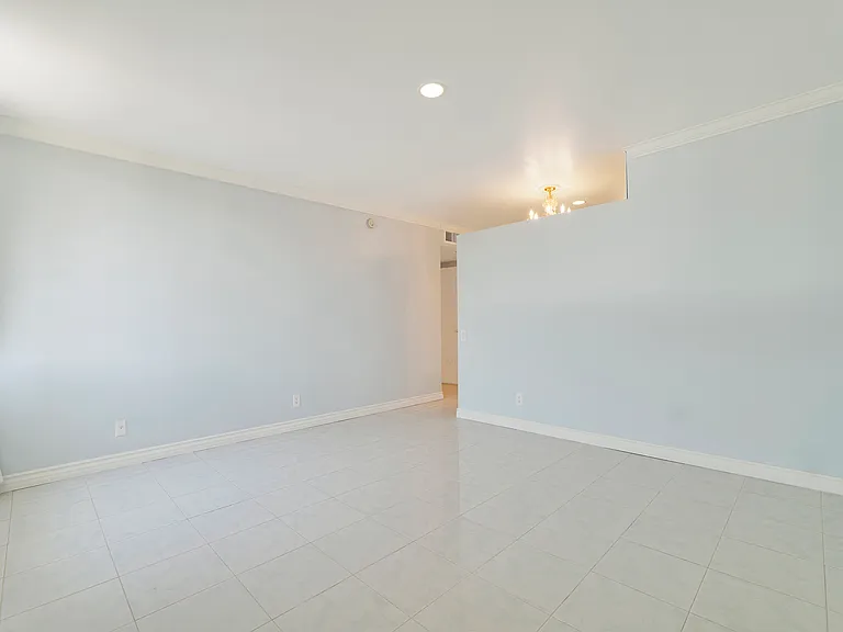 5301 Balboa Blvd #Q302 — Photo 27