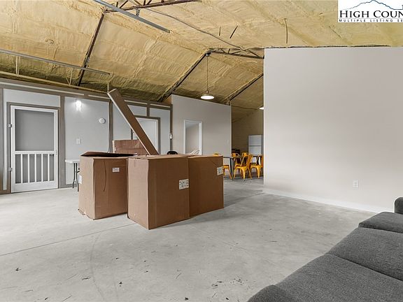 33rd image of 339 Stillhouse Branch Road