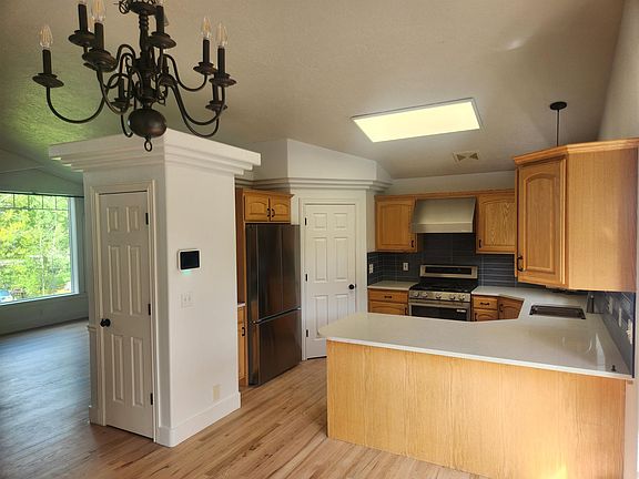 3rd image of 12700 Preakness Cir