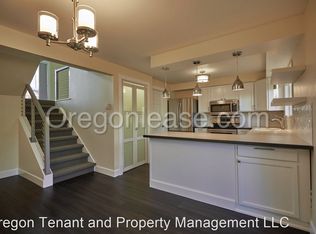 319 Country Club Rd, Eugene, OR 97401