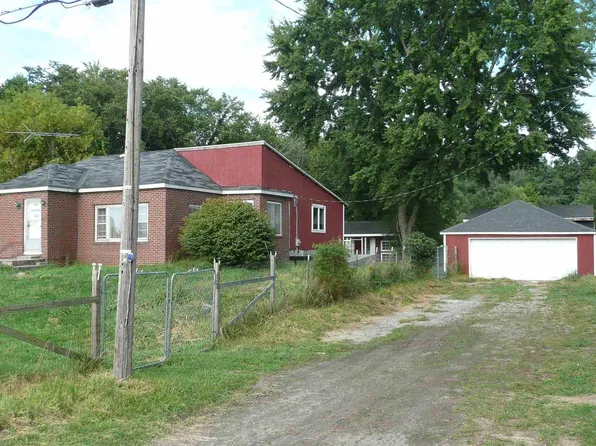 61398 Mayflower Rd, South Bend, IN 46614