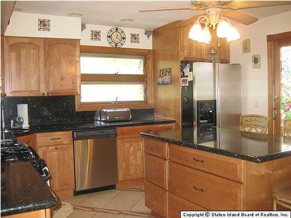 4th image of 212 Lamberts Ln