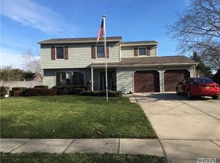 295 Grundy Ave, Sayville, NY 11782