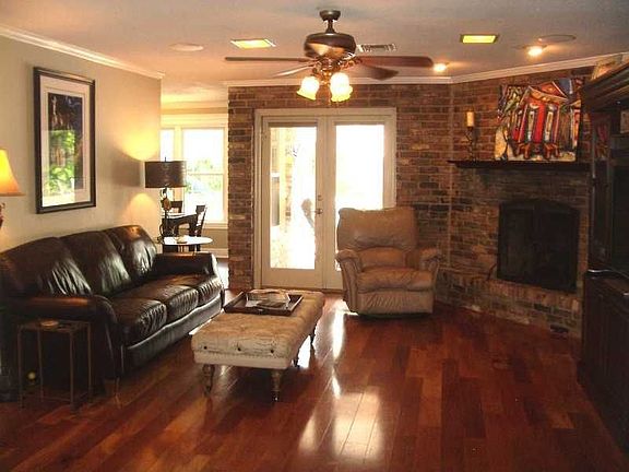 4th image of 16 Chateau Trianon Dr