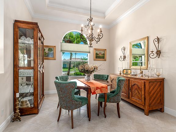 Home For Sale In Tres Belle