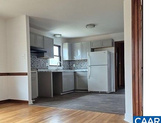 2nd image of 2807 Moyer Rd