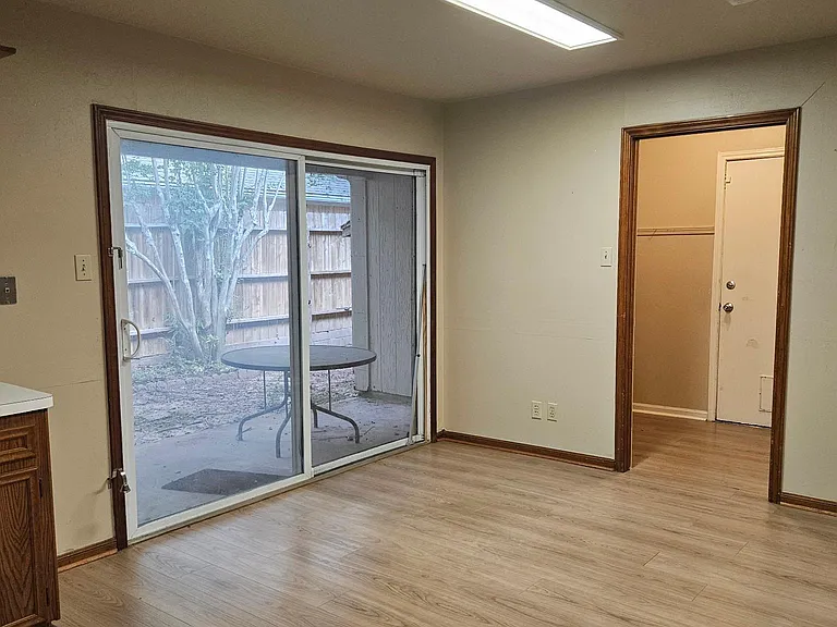 15127 Forest Lodge Dr — Photo 7