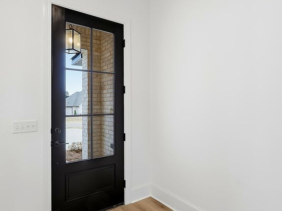 4th image of 230 Bronson Bnd