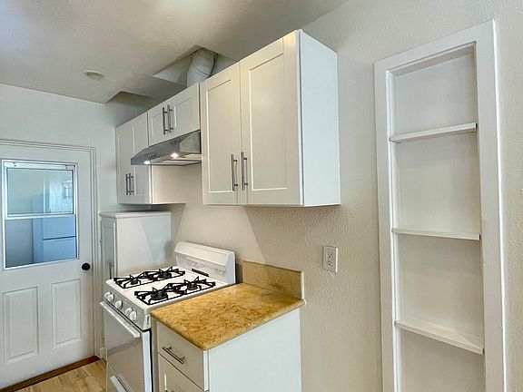 4th image of 4230 Swift Ave #4232
