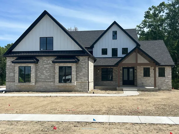 9541 Dunegrass Way, Saint John, IN 46373