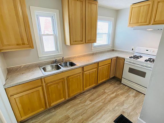 4th image of 1454 N Linwood Ave