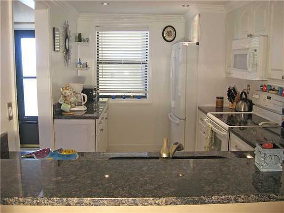 5th image of 4250 N A1a APT 1005