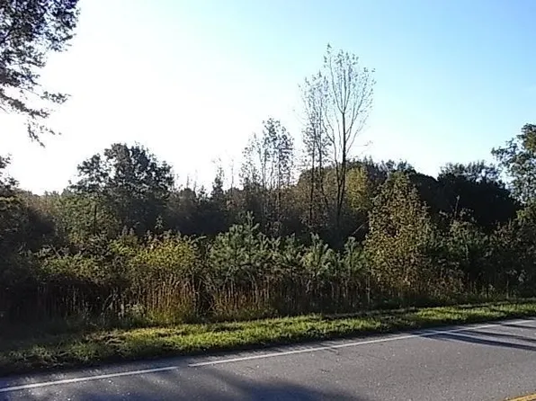 405 Howe Ln, Wellford, SC 29385