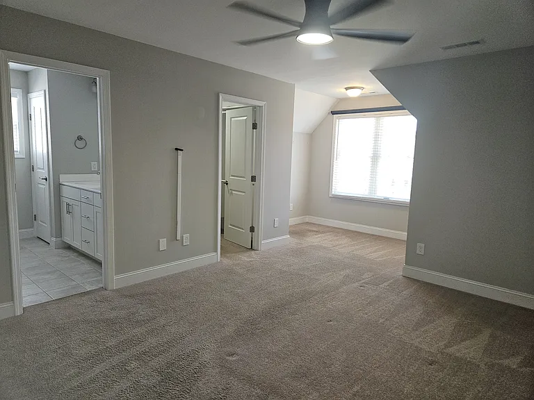 2123 Blue Bonnet Cir — Photo 5